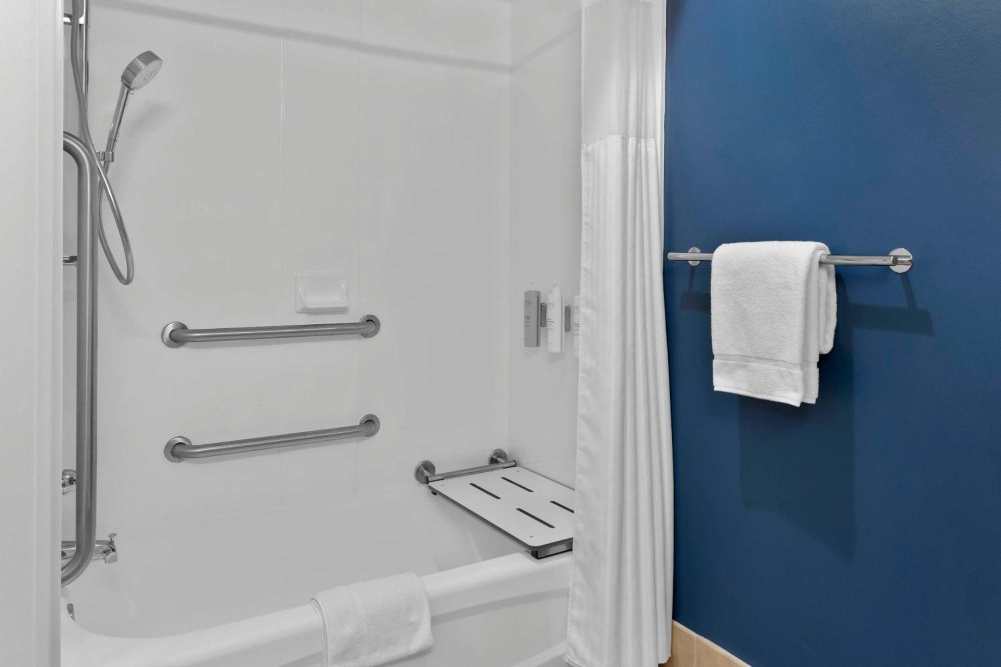 Spark By Hilton Newcomerstown Zewnętrze zdjęcie